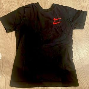 Boys Nike T medium